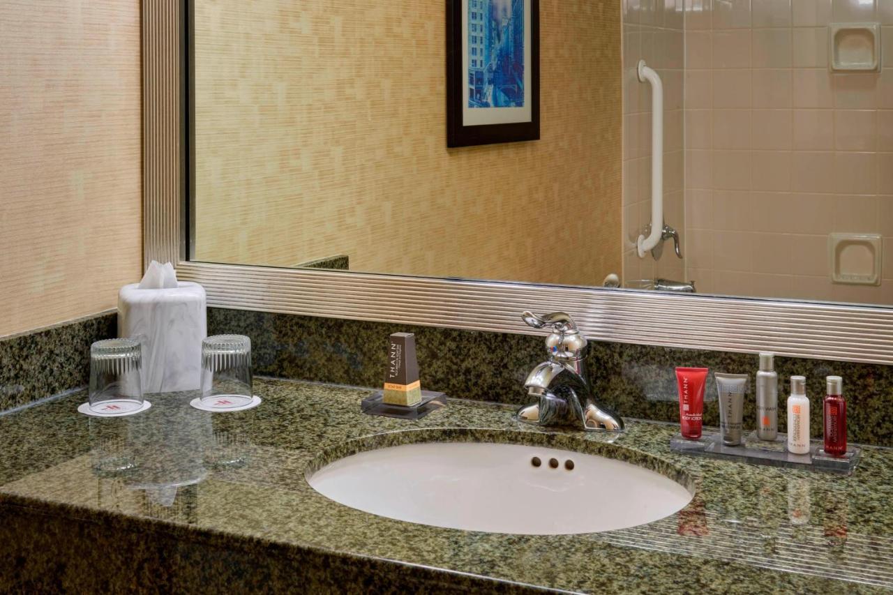 Hotel Milwaukee Marriott West Waukesha Exterior foto